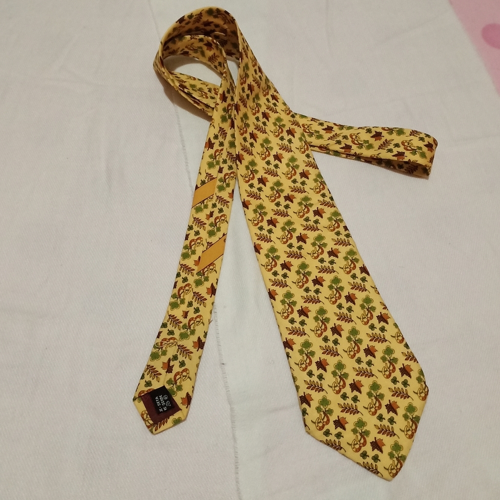 SALVATORE FERRAGAMO - Leaves design tie(100% silk)